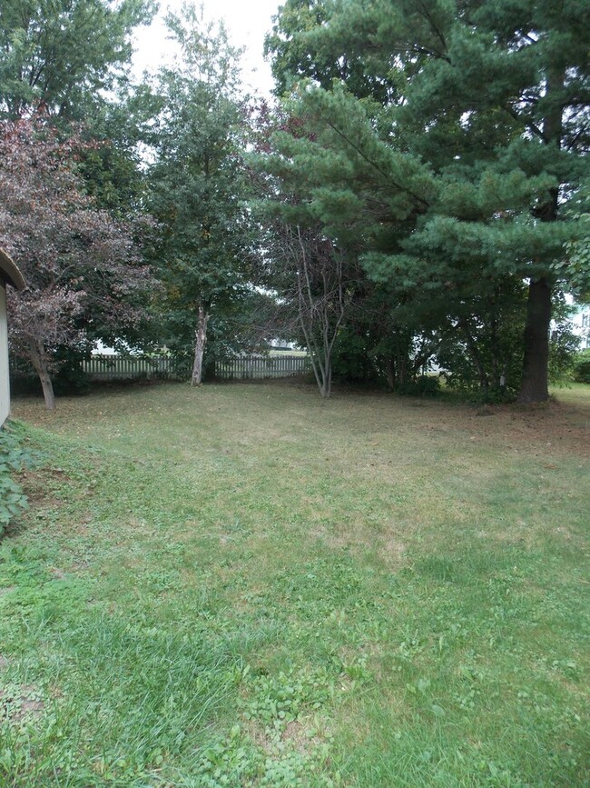 Building Photo - Village of W Carthage 4 Bedroom / 1.5 Bath...