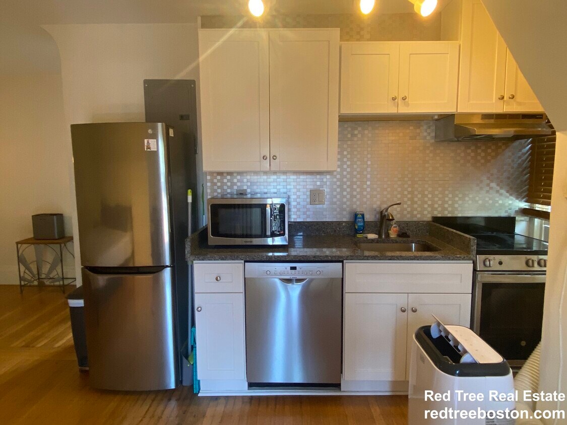 Foto principal - 1750 Beacon St