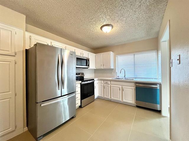 Foto del edificio - 6116 Yellowstone Dr