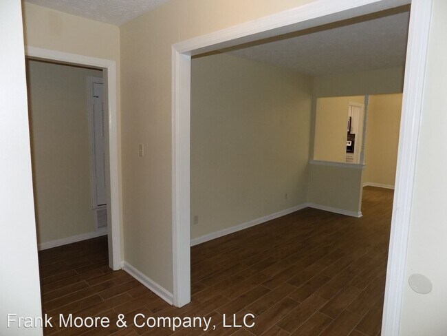 3 br, 2 bath House - 36 Barrington Circle photo'