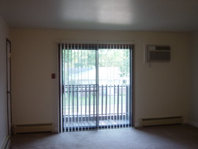 sala de estar - 1518 E Longview Dr