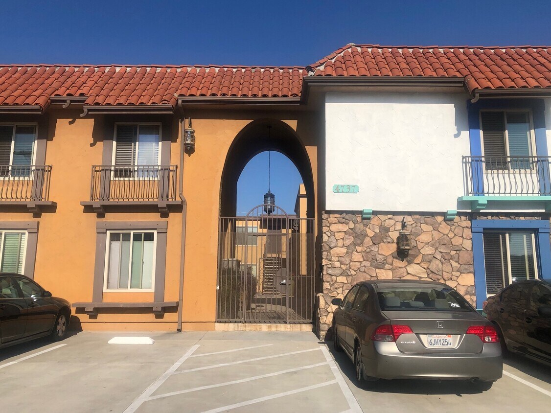 27 Apartments for Rent in Adams North, CA Westside Rentals