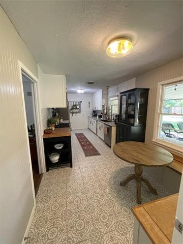 Building Photo - 4616 Selkirk Dr