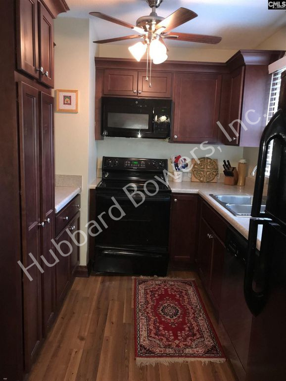 Foto del edificio - 5516 Lakeshore Dr