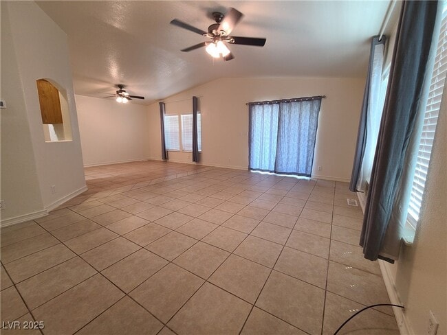 Building Photo - 850 Montecito Dr