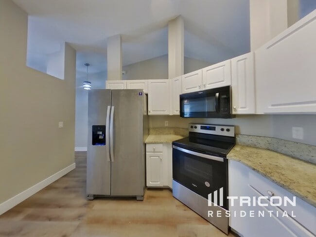 Building Photo - 84092 St James Ct