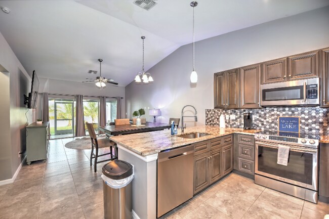 Foto del edificio - 419 SW 3rd Ct