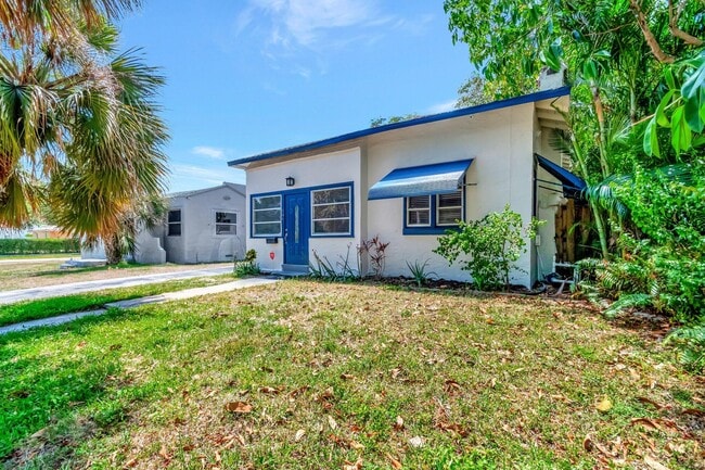 Building Photo - 506 Evergreen Dr