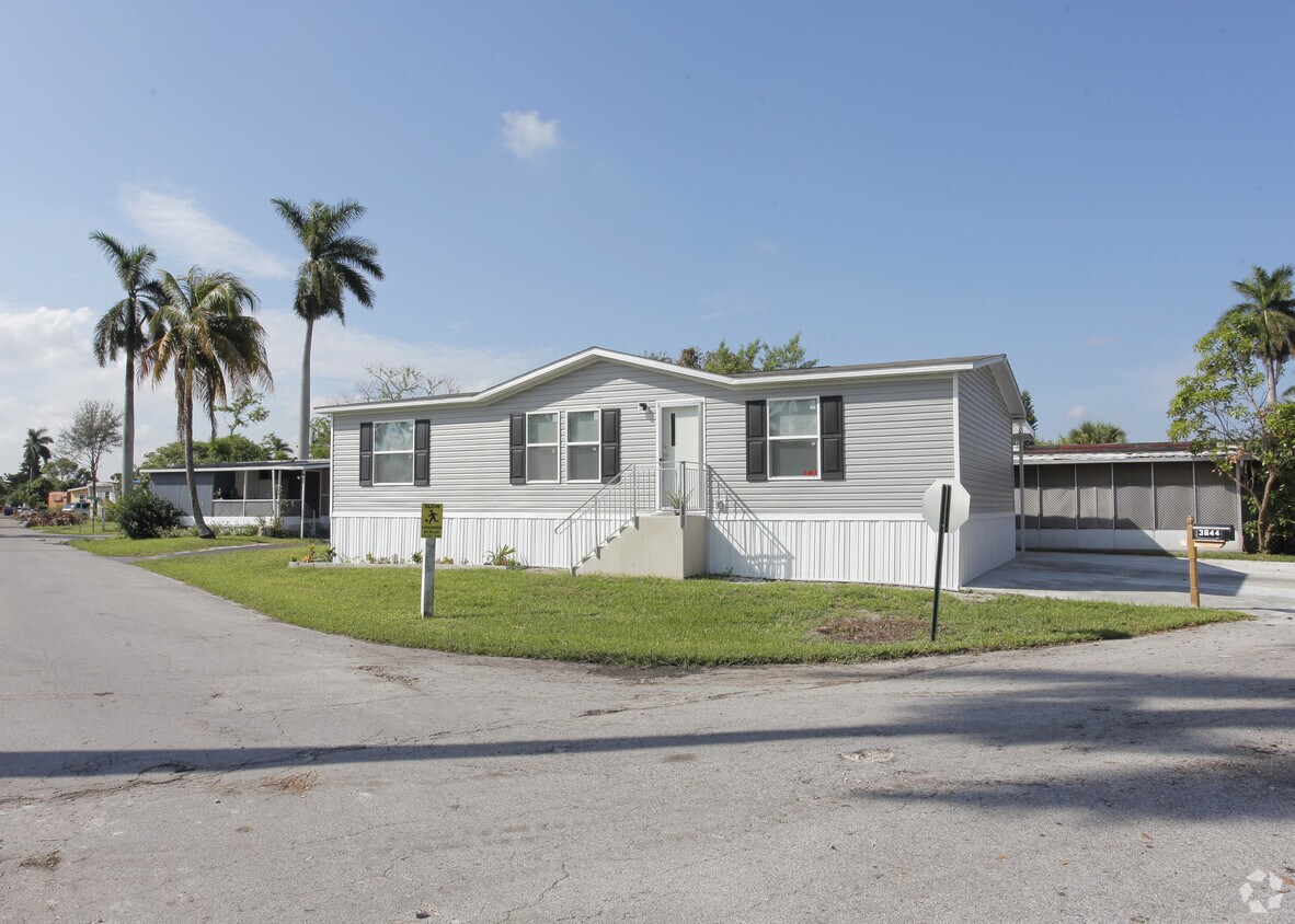 3900 W Prospect Rd, North Lauderdale, FL 33309 Apartments in North