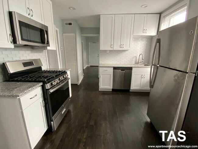 Foto del edificio - 2652 W 23rd Pl