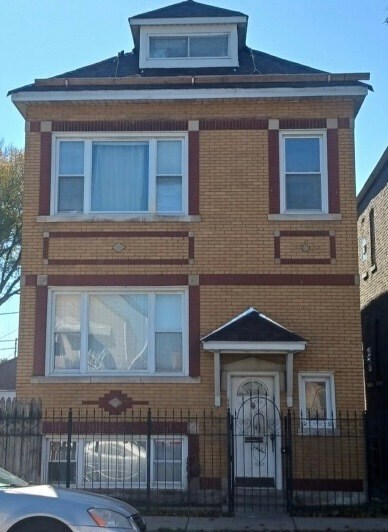 Foto principal - 2441 W 46th Pl