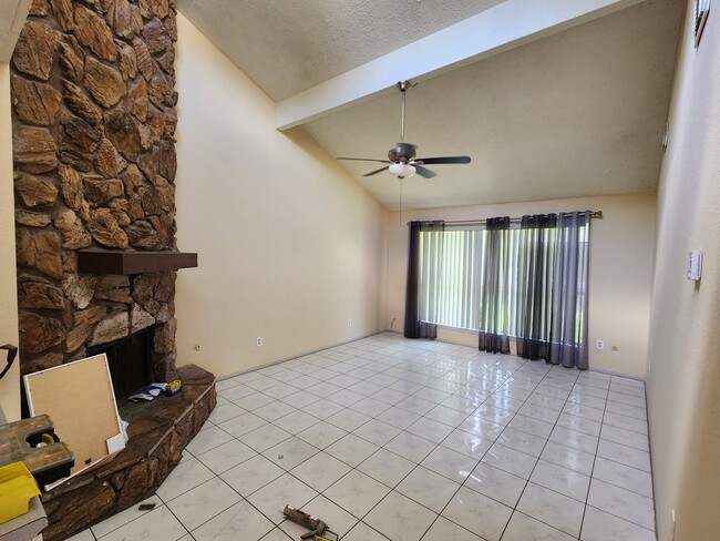 Photo - 443 Capehill Dr (Webster, TX) House
