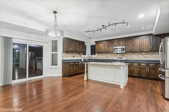 Building Photo - 24250 Merlot Ln