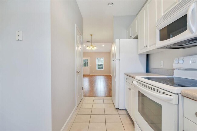 Building Photo - 348 Moss Creek Ln