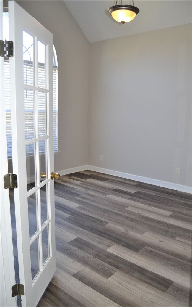 Foto del edificio - 351 Barnsley Dr