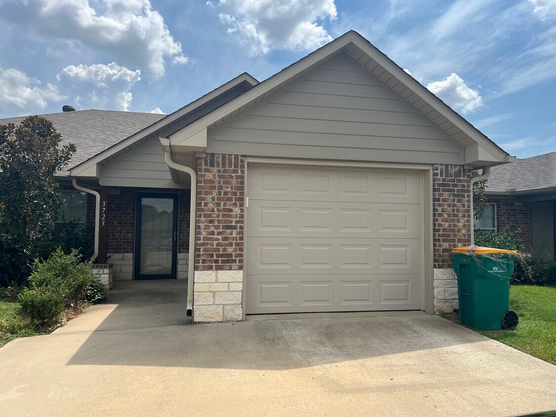 Foto principal - 3723 Trotter Ln