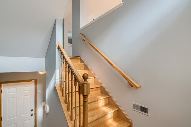 Building Photo - 936 Mayfair Ct