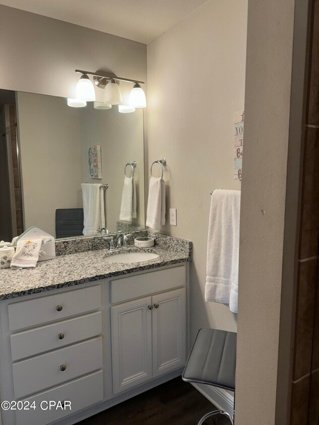 Primary Photo - 1265 Plum Cir