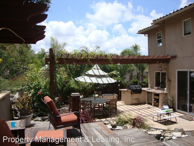 Foto del edificio - 4 br, 3 bath House - 339 Flower Hill Way