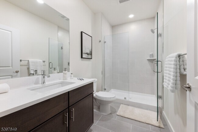 Foto del edificio - 1085 Bloomfield Ave