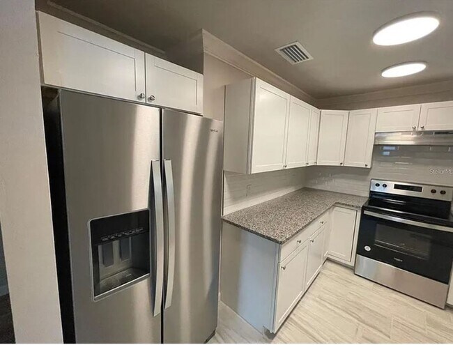 Foto del edificio - Spacious 3 Bed, 2 Bath Home with Workshop ...