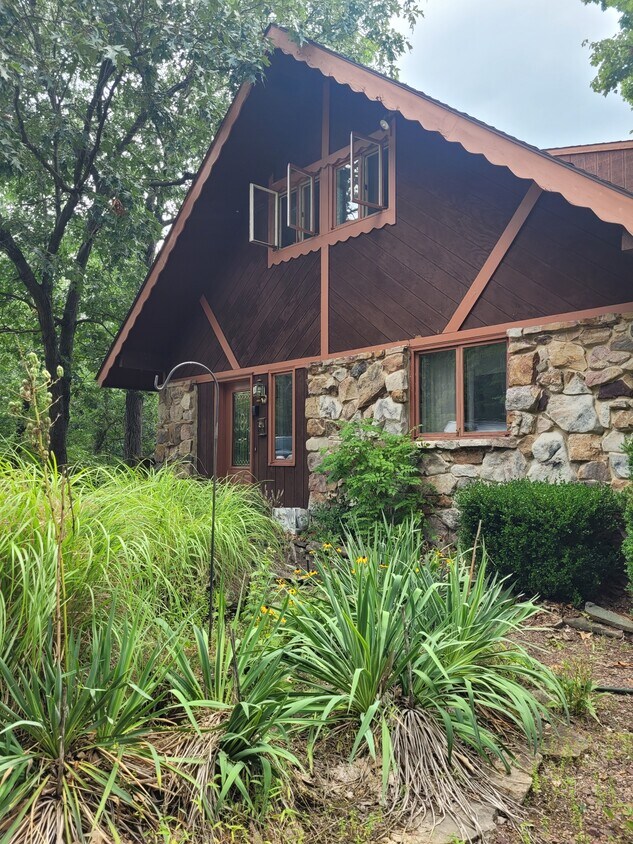 Upper level - 4200 Fox Ln