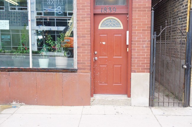 Building Photo - 1839 W Chicago Ave