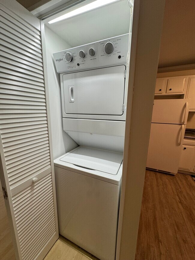 Foto del edificio - 1010 Country Club Rd