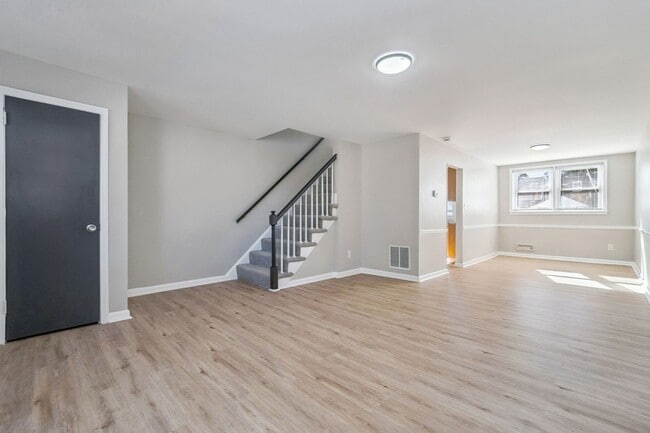 Building Photo - Beautiful Three-Bedroom in Dundalk