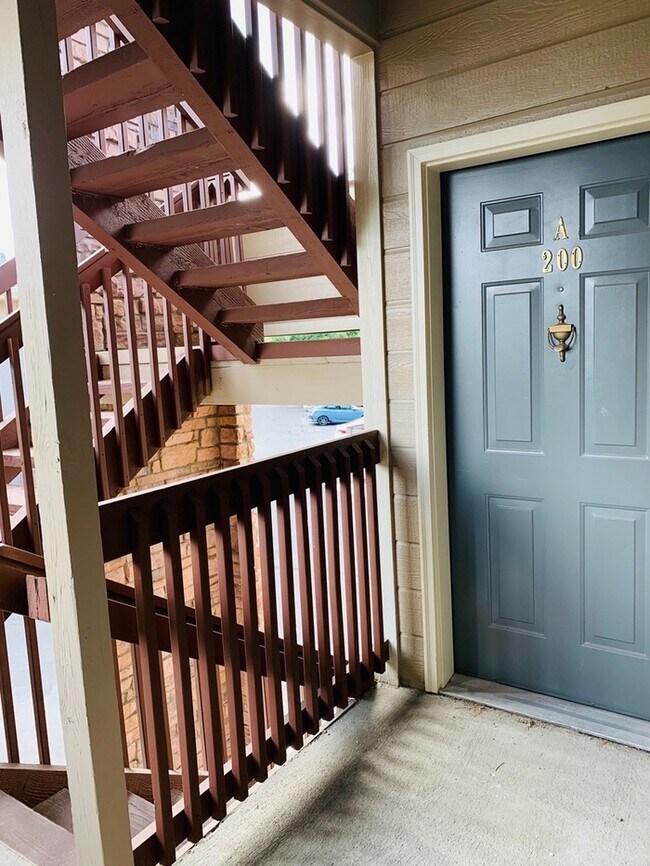 Foto del edificio - 1 Bed/1 Bath Condo - Great Location!