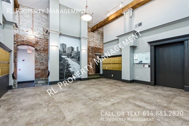 Building Photo - Beautiful 2 bedroom 2.5 bathroom condo in ...