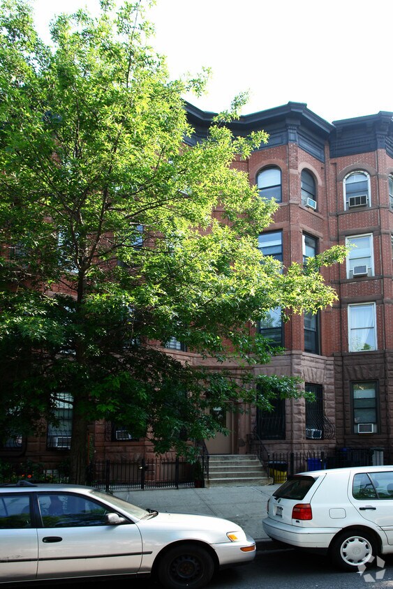Building Photo - 319 3rd St