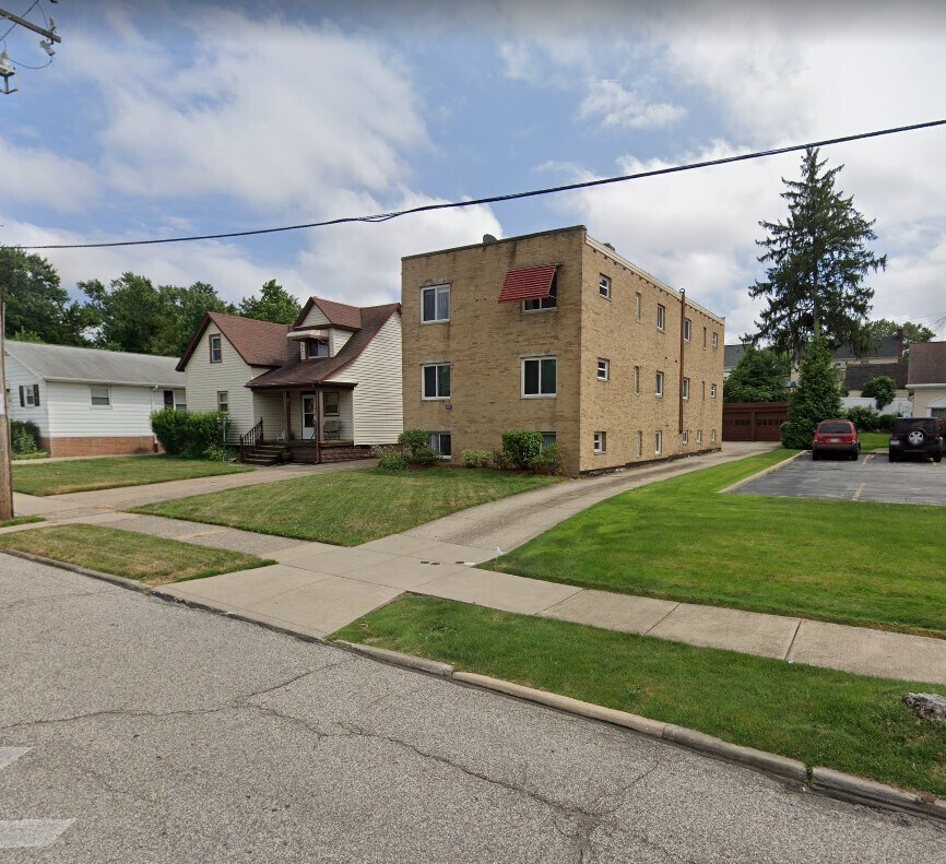 Foto principal - 16909 Albers Ave