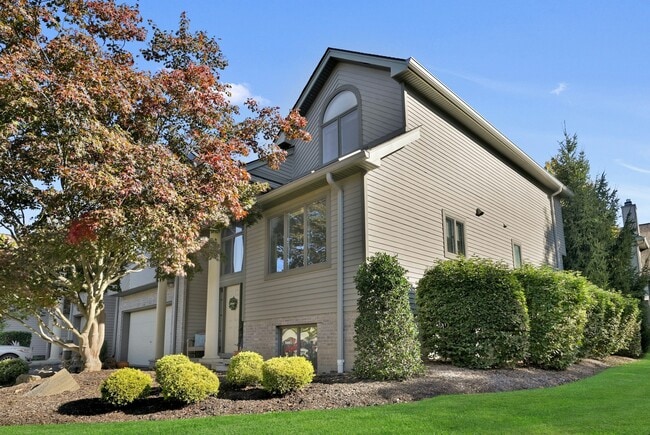 Foto del edificio - 714 Holly Ct