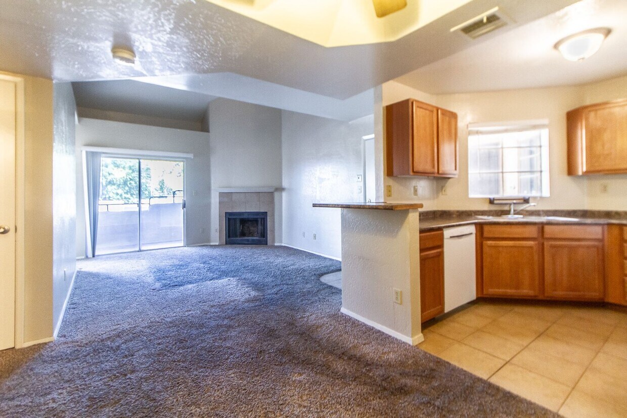 Primary Photo - * COMING SOON * Great 2 bed/2 bath Condo i...