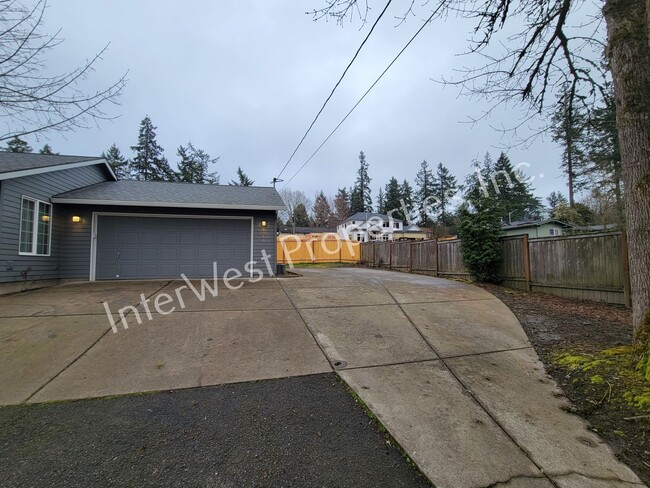 Foto del edificio - Tigard 3 Bd 2ba Ranch Style Home on Flag L...