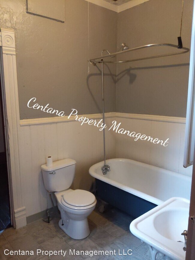 Foto del edificio - 2 br, 1 bath Apartment - 425 W. Silver