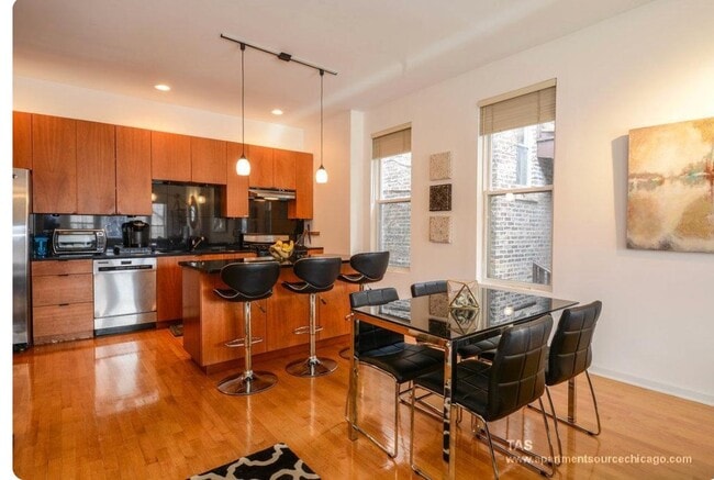 Photo - 1407 N Wicker Park Ave Apartment