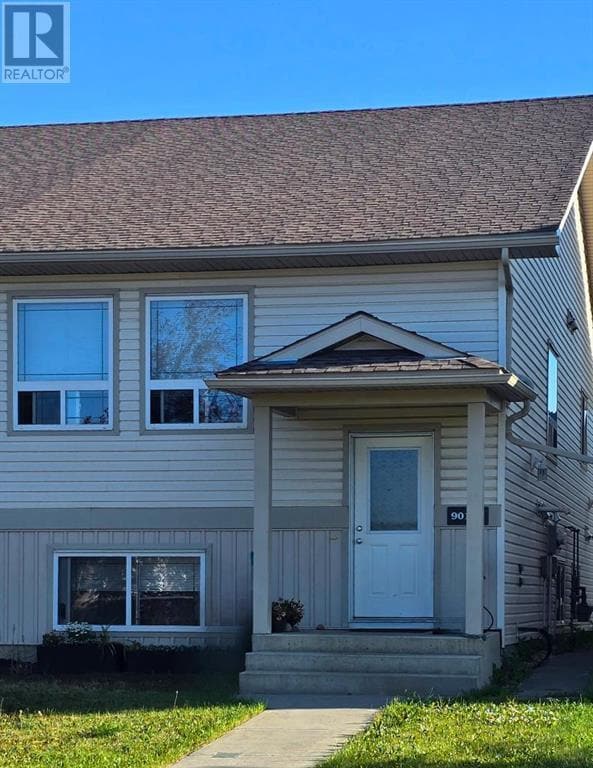 Building Photo - 9018 92 Ave