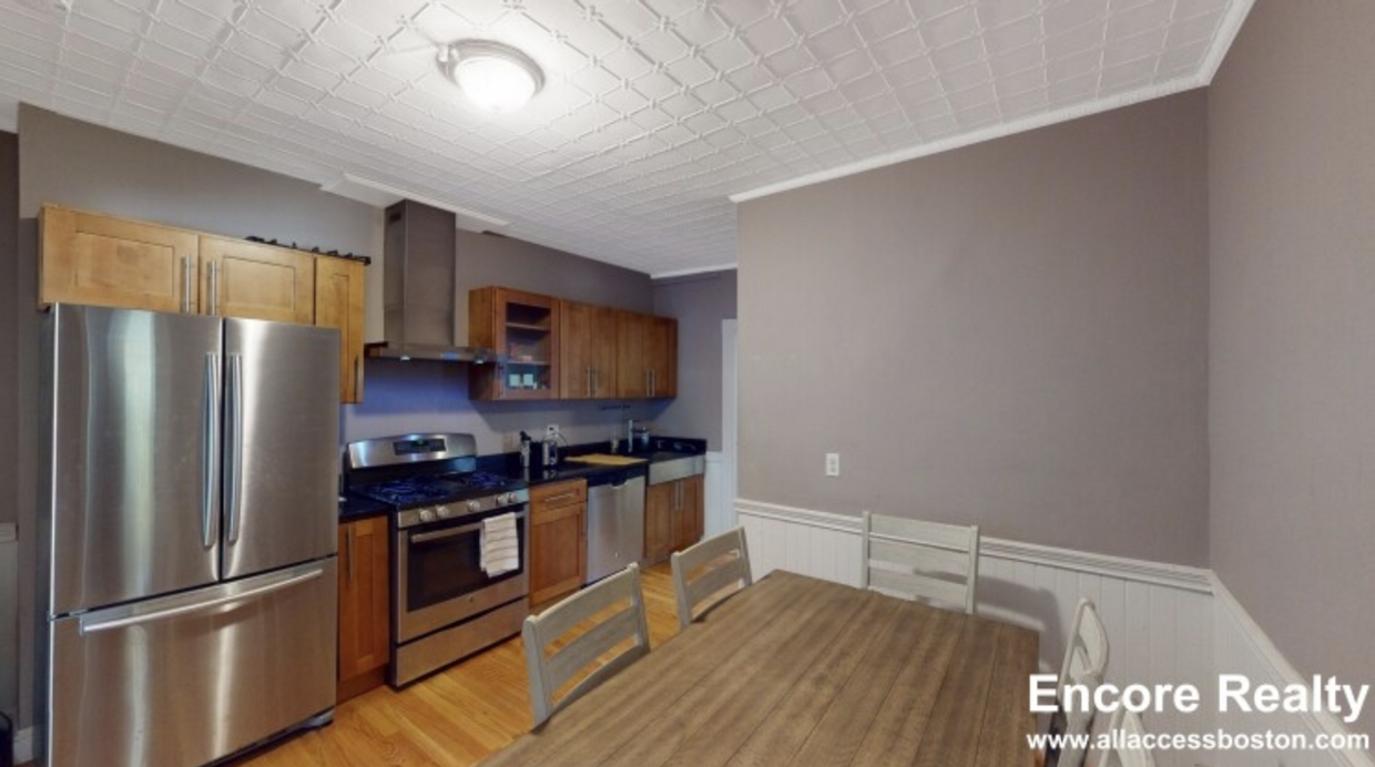 Primary Photo - 171 Rindge Ave