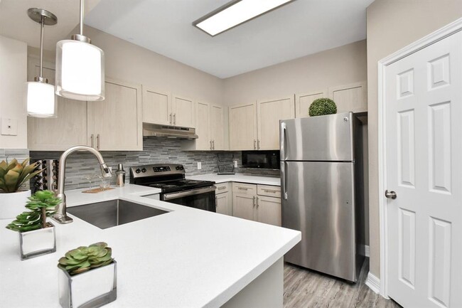 Foto del edificio - 3225 Woodland Park Dr