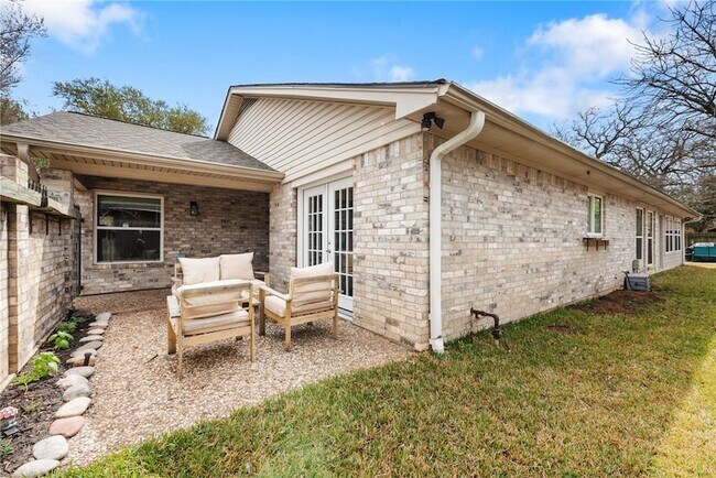 Foto del edificio - 2907 Broadmoor Dr