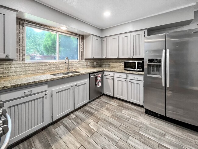 Foto del edificio - 6347 Limestone St