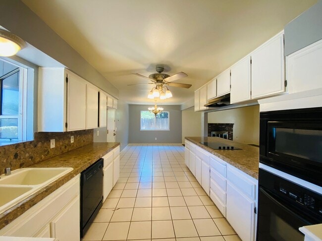 Building Photo - $2,295 Audobon & Nees, 3 Bedroom Home - N....