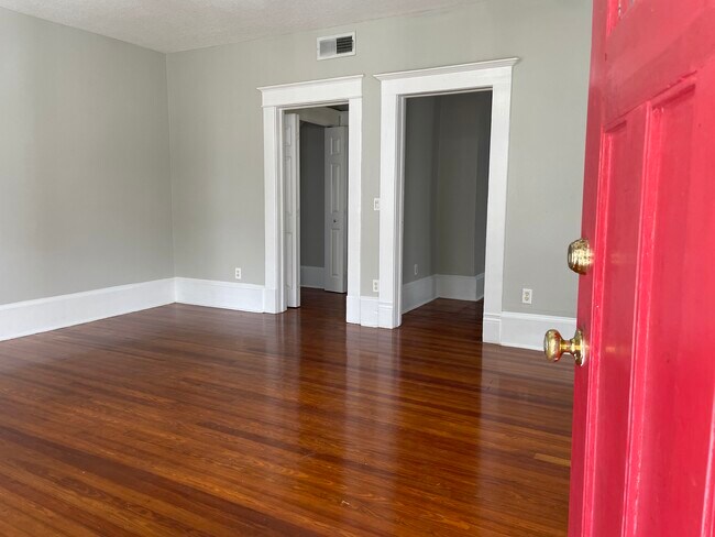 Entrance to House - 1830 N Laura St