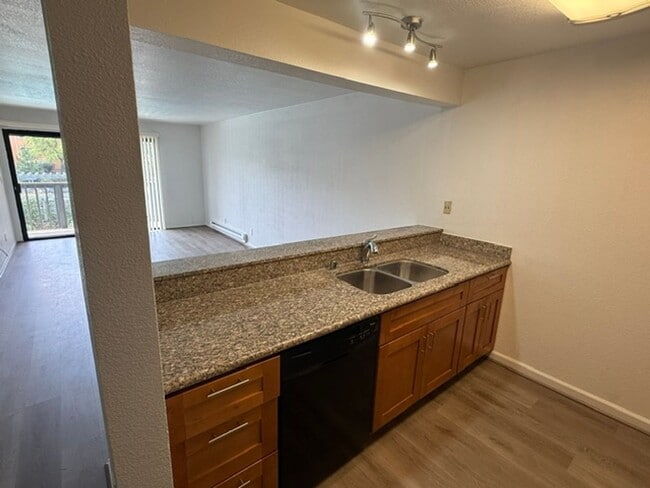 Building Photo - 1-bedroom San Pablo Apartment in Gated Community