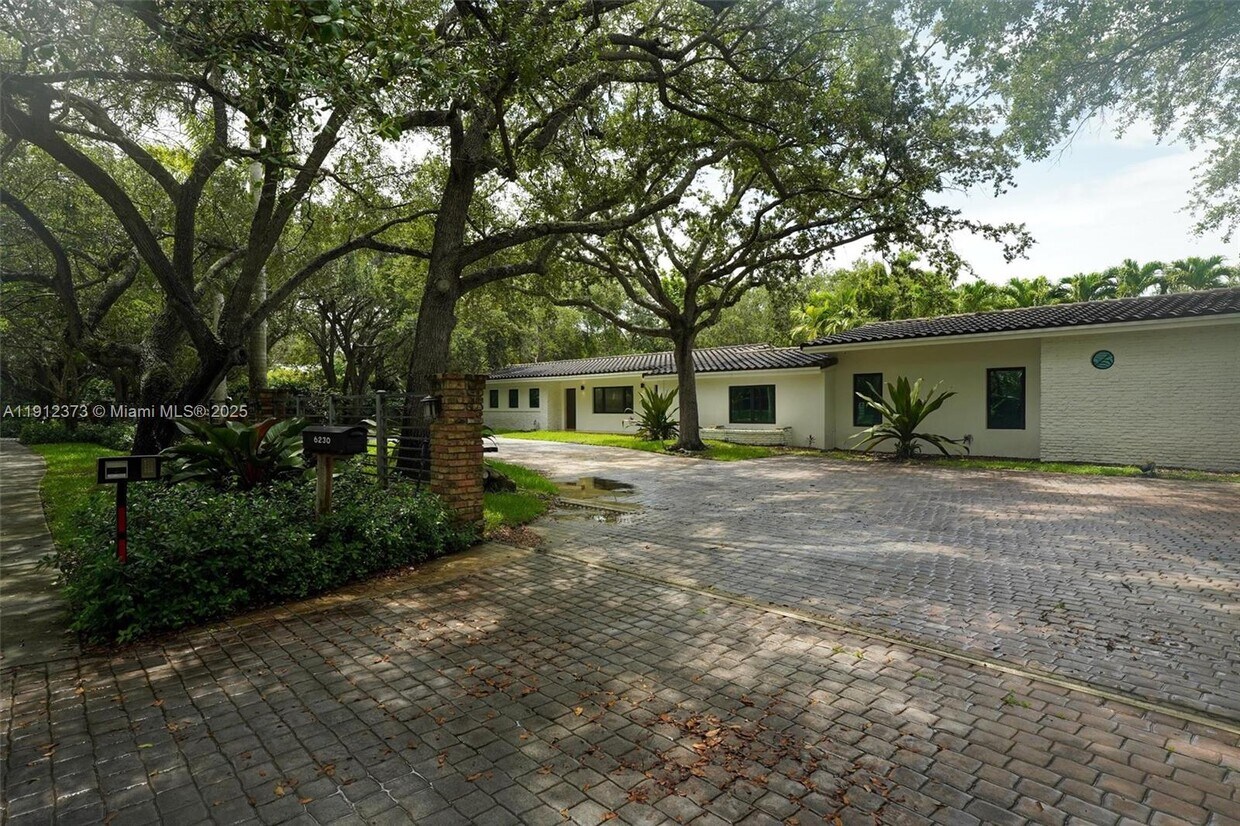 Foto principal - 6230 SW 112th St