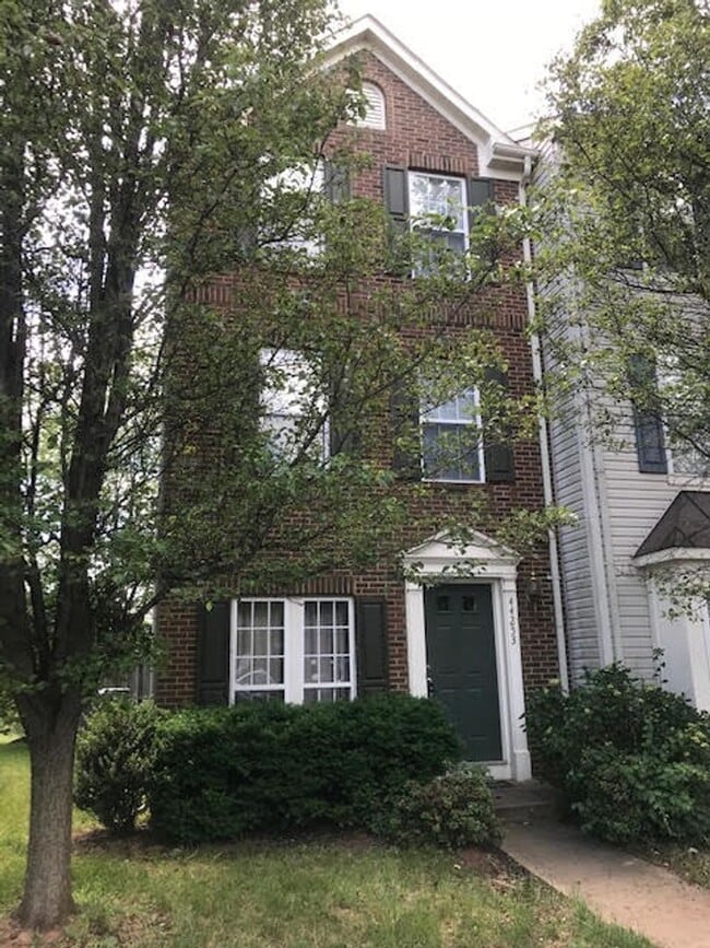 Building Photo - 44253 Litchfield Terrace