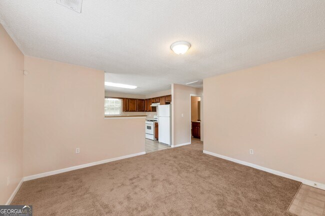 Building Photo - 872 Claxton Dr SW