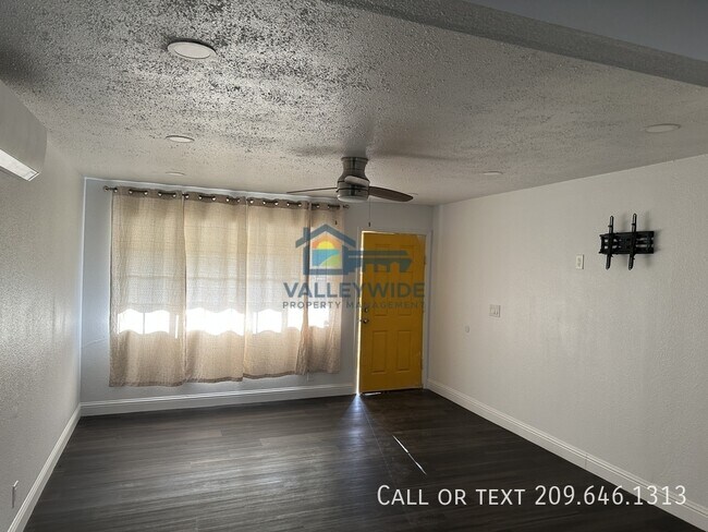 Foto del edificio - 347 Anthony Ave